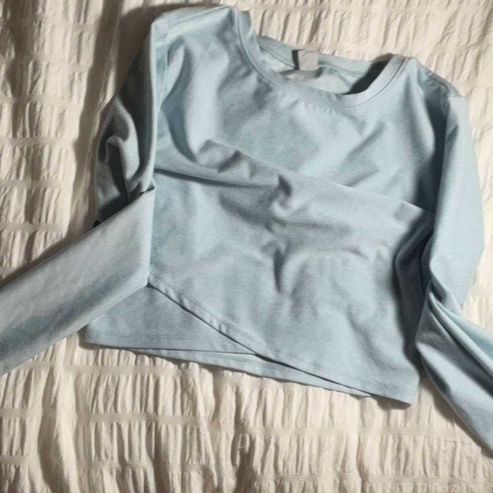📣BABY BLUE WOMENS WORKOUT TOP!📣
